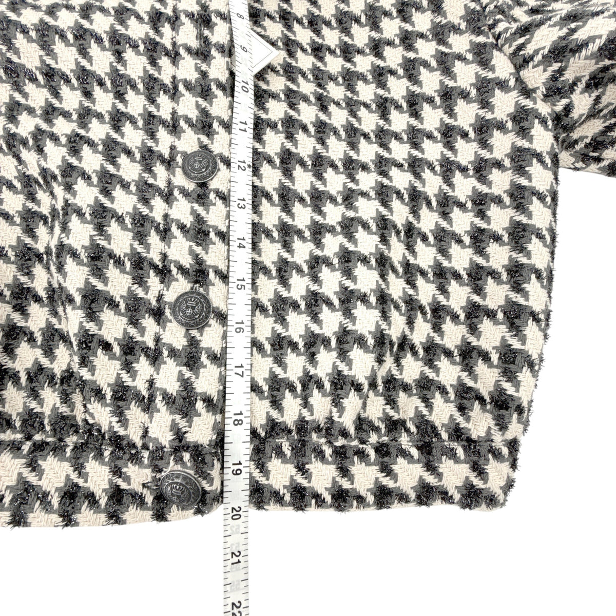 L'AGENCE Cove Crop Short Sleeve Jacket in Houndstooth 2