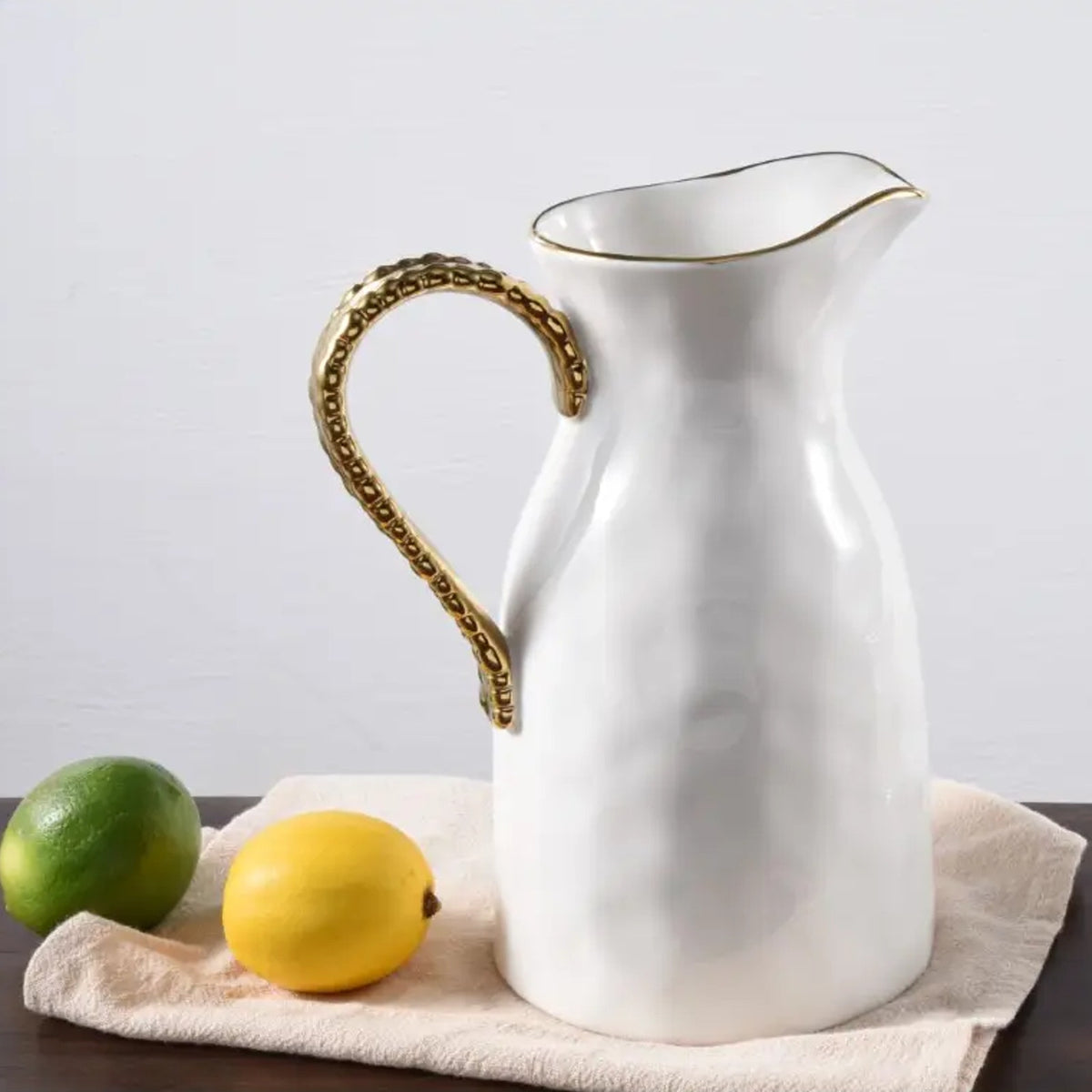 PAMPA BAY Golden Salerno Pitcher