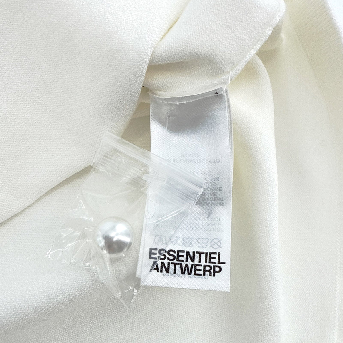 ESSENTIEL ANTWERP Ihelly Sweater Top in Off-white S