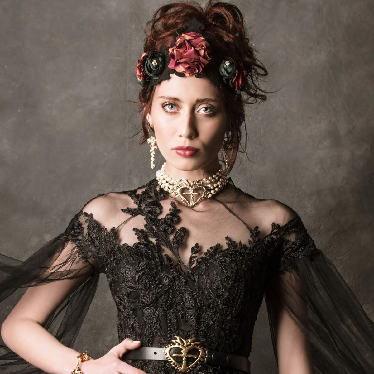 VSA La Queen Collar Pearl & Gold