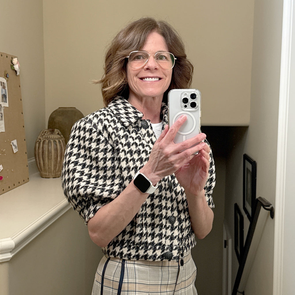 L'AGENCE Cove Crop Short Sleeve Jacket in Houndstooth 2