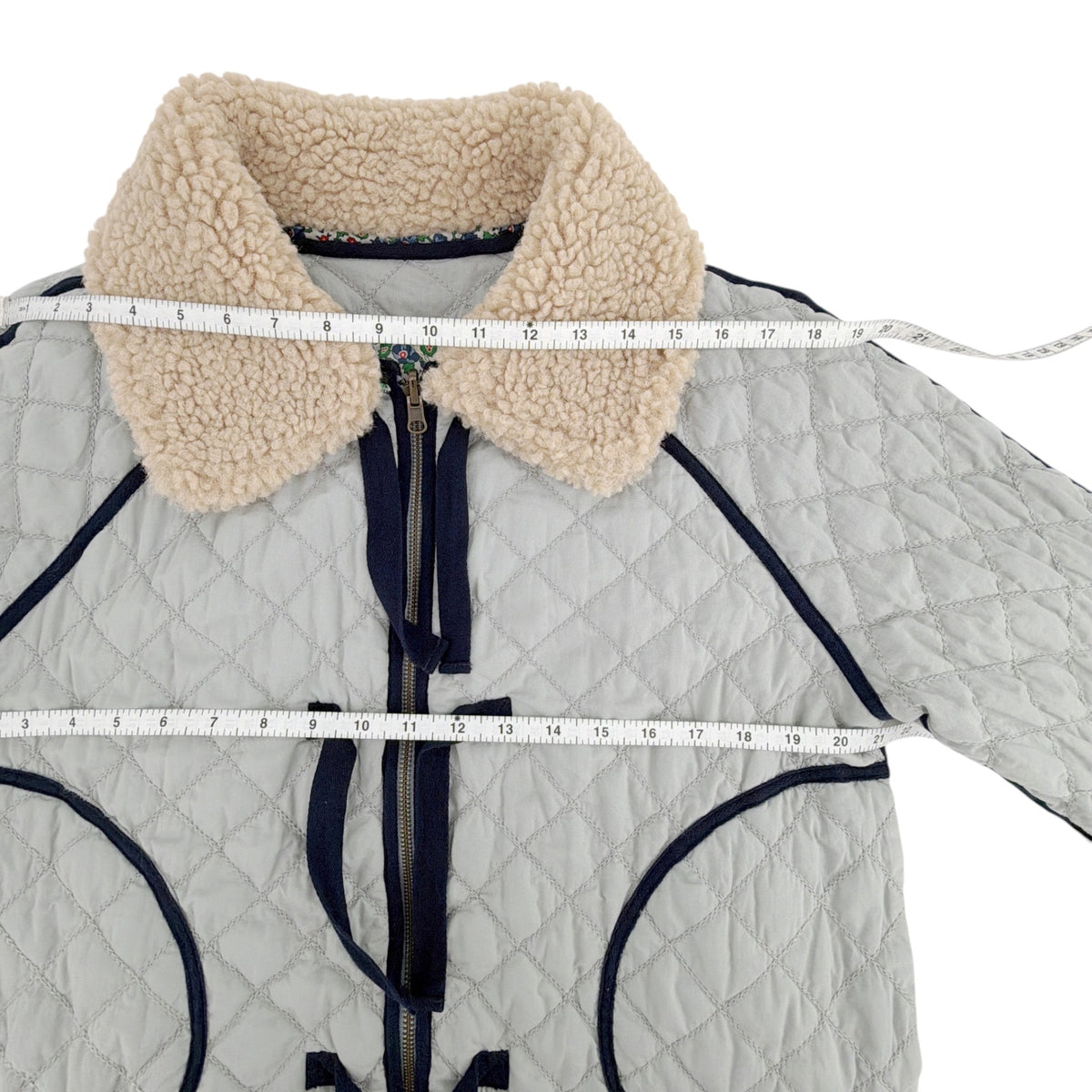 THE GREAT. The Short Quilted Reversible Jacket in Stone Blue 0|XS