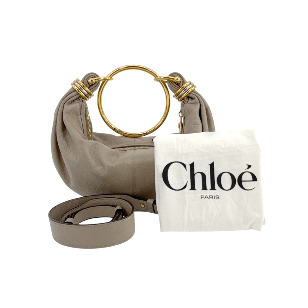 CHLOE Small Bracelet Hobo Bag in Grained Leather in Grey