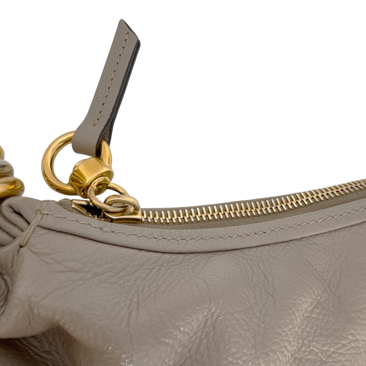 CHLOE Small Bracelet Hobo Bag in Grained Leather in Grey
