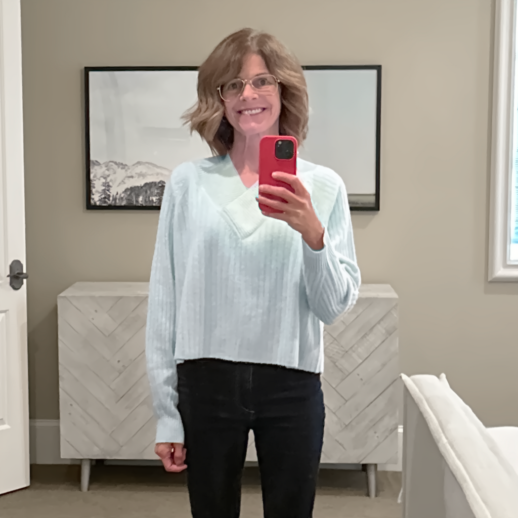 NAADAM Coastal Cashmere Cropped V-Neck Sweater in Pale Blue XS