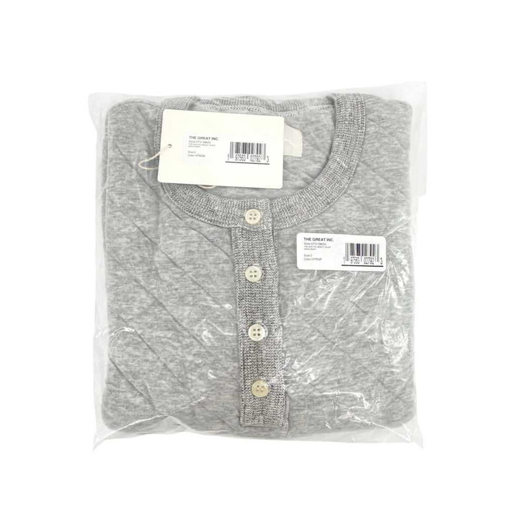 THE GREAT. The Quilted Henley Sleep Sweatshirt. in Heather Grey 0|XS