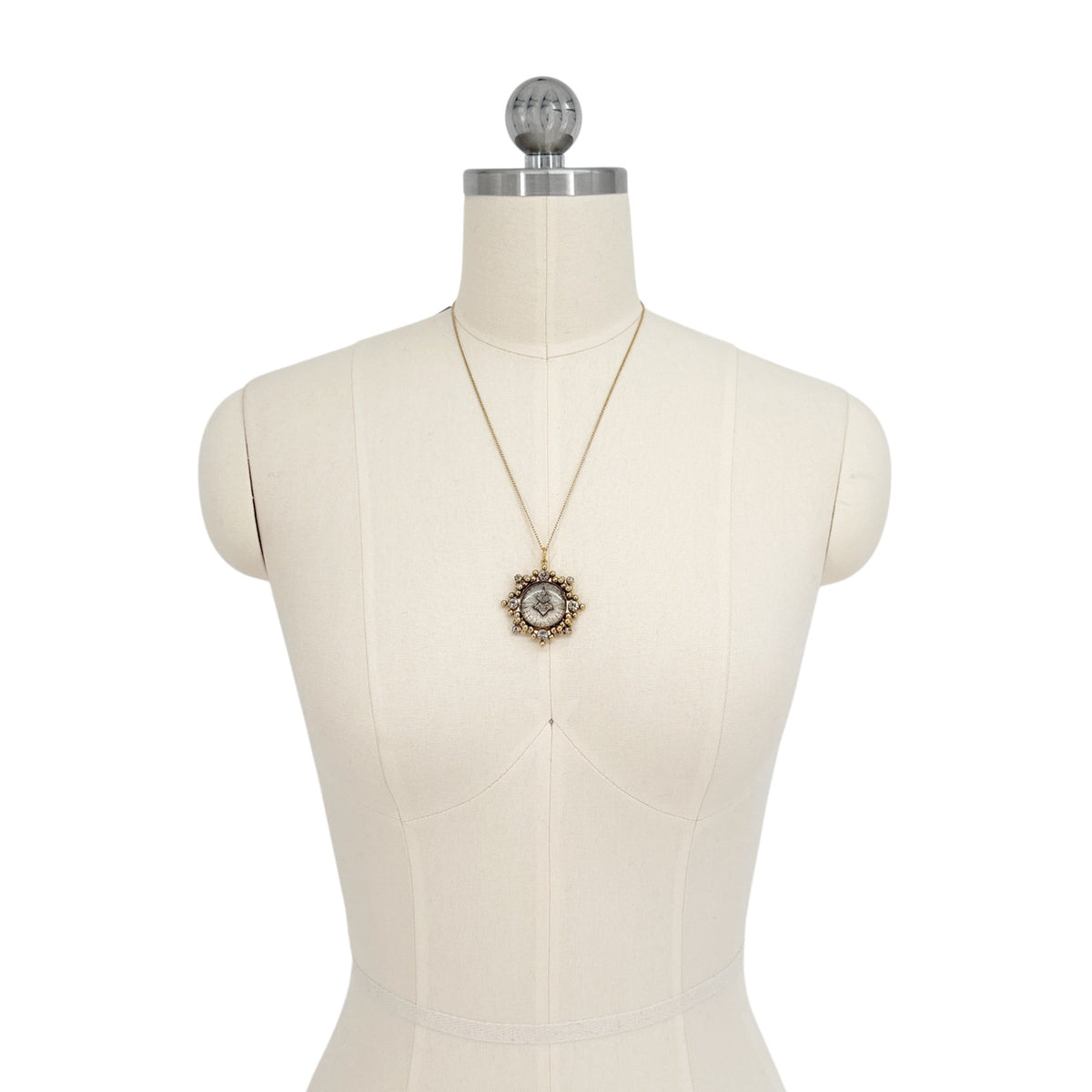 VSA Cloister Sacred Heart Charm Necklace in Gold
